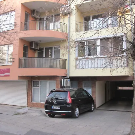 Sea Garden Lazur Apartment